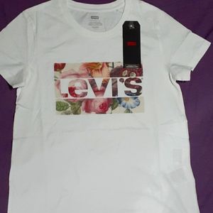 Levi's Tee